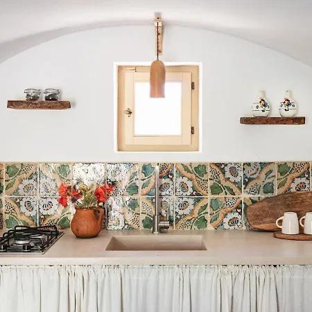 לינה וארוחת בוקר Trulli Del Bosco 4*