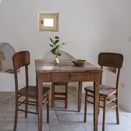 Trulli Del Bosco לינה וארוחת בוקר אלברובלו