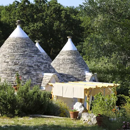 Trulli Del Bosco לינה וארוחת בוקר 4*