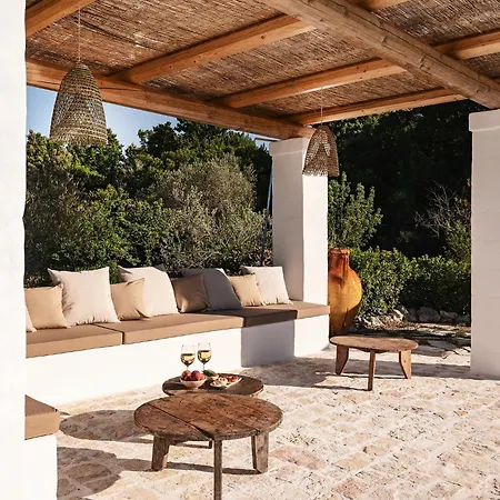 לינה וארוחת בוקר Trulli Del Bosco 4*
