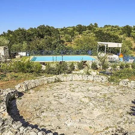 Trulli Del Bosco Bed & Breakfast