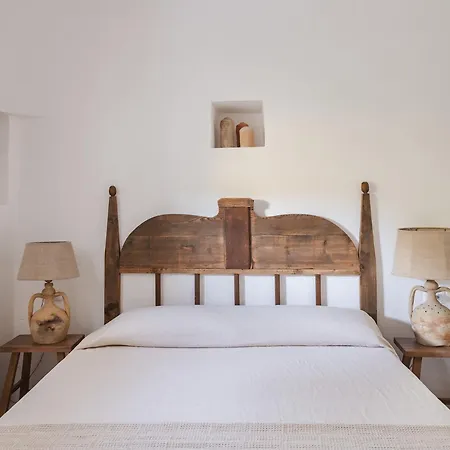 Bed & Breakfast Trulli Del Bosco 2*
