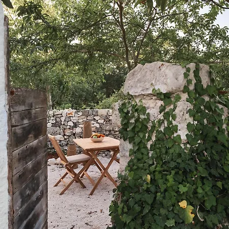 Trulli Del Bosco B&B