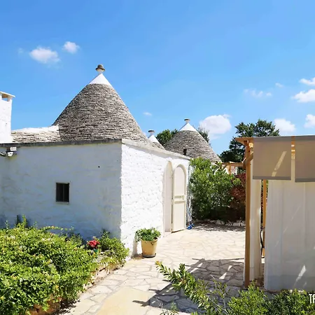 Trulli Del Bosco B&B 4*