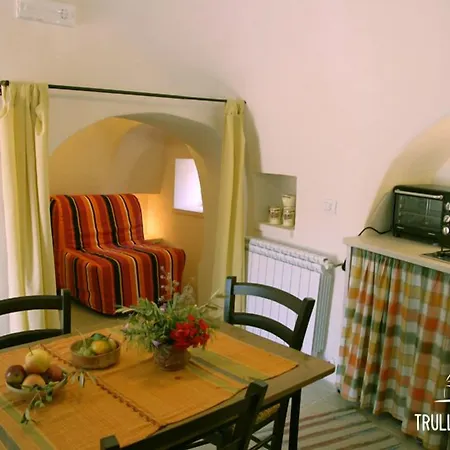 B&B Trulli Del Bosco 4*